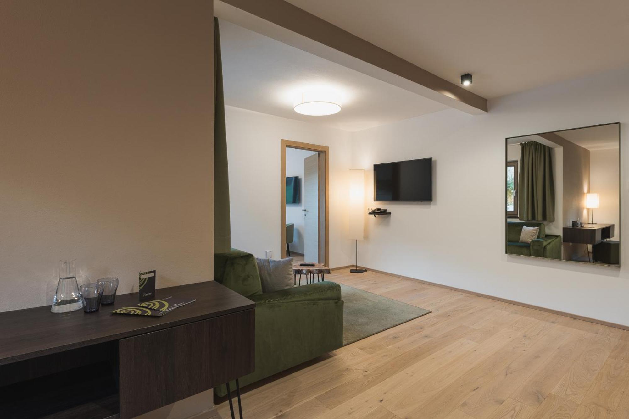 Oliven- & Genusshotel Hirzer Schenna Room photo
